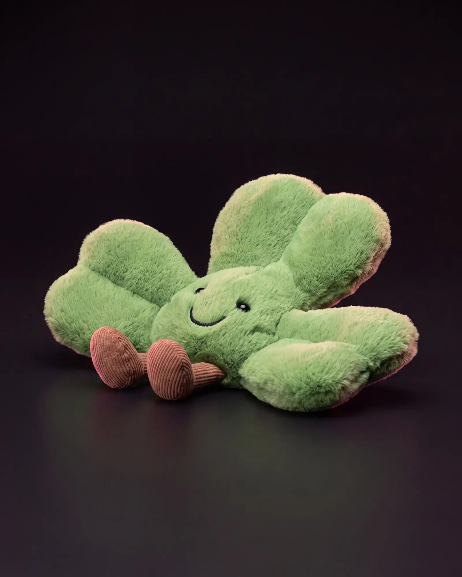 Amuseables Siofra Shamrock on a dark studio background.